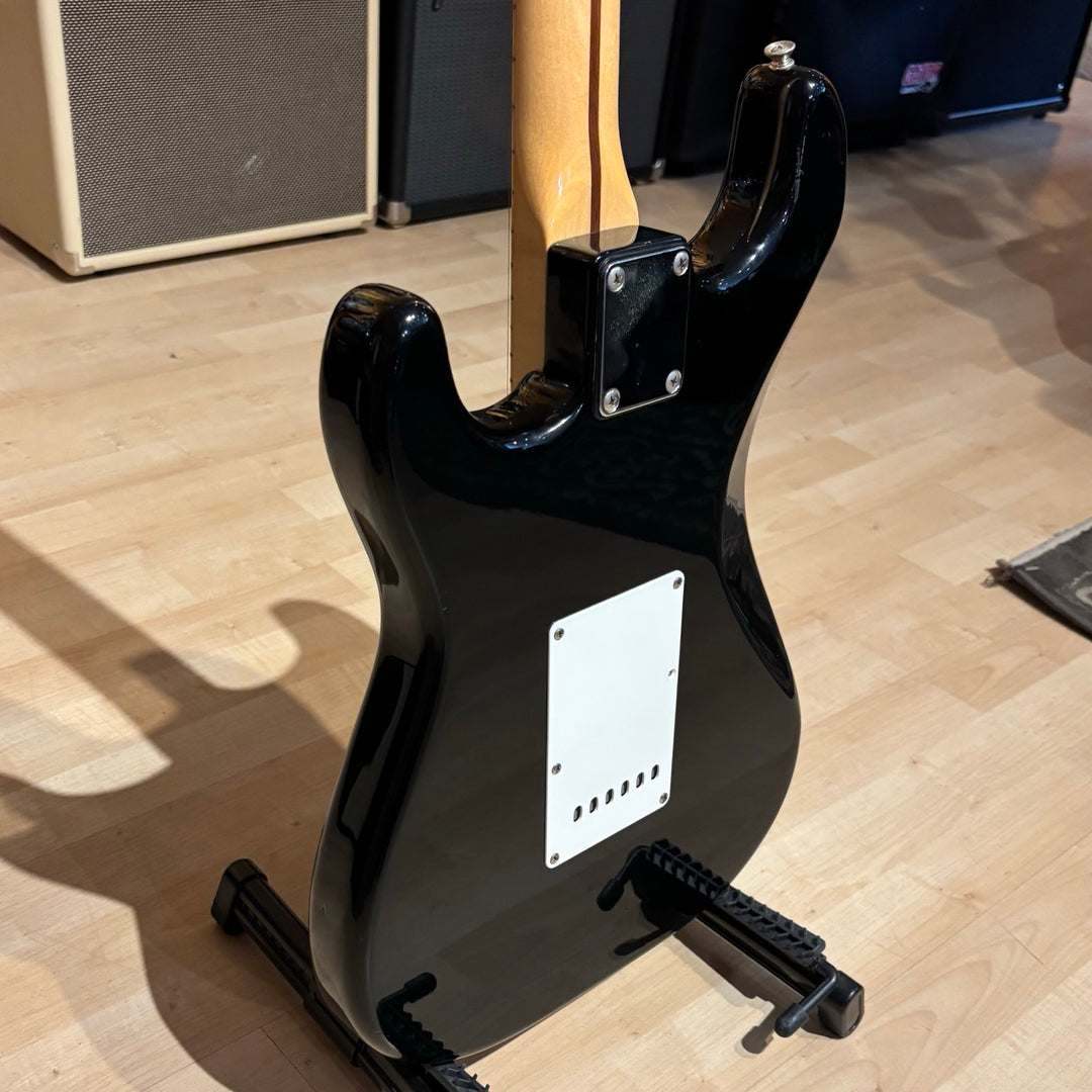 Squier - E Series Standard Strat w/Vintage Fender HD Case (MIJ - Black / Maple - 1986) - USED