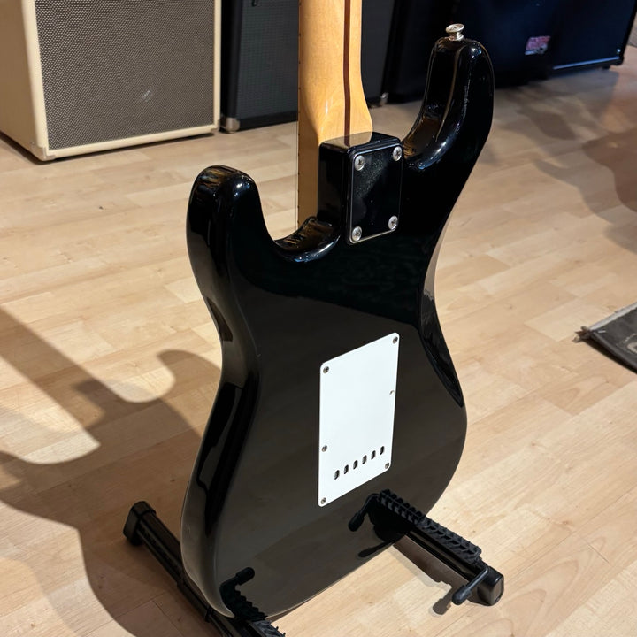 Squier - E Series Standard Strat w/Vintage Fender HD Case (MIJ - Black / Maple - 1986) - USED
