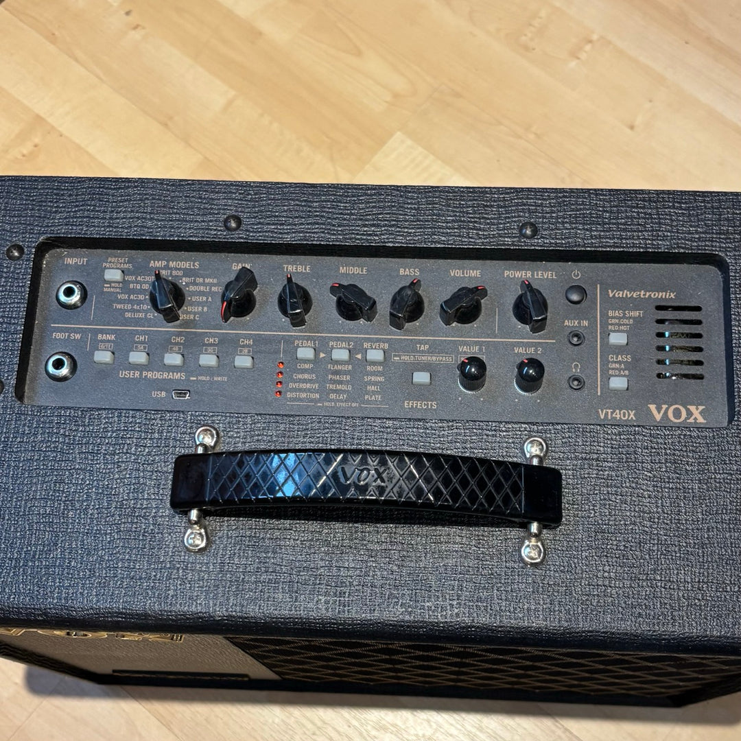Vox - VT40X - 40 Watt Digital Modeling Amp w/ Power Supply - USED