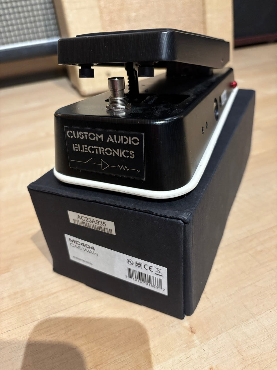 Dunlop - MC404 Custom Audio Electronics Wah  w/ Box, Tool & User Guide - MINT - USED