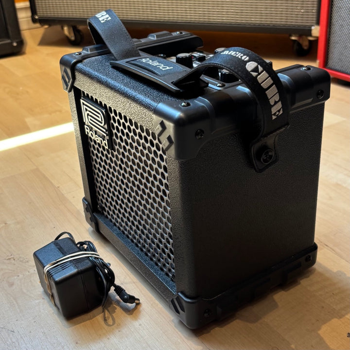 Boss - Micro Cube 3 Watt GTR Amp w/ Onboard FX , Carry Strap & PWR Supply (2004) - USED