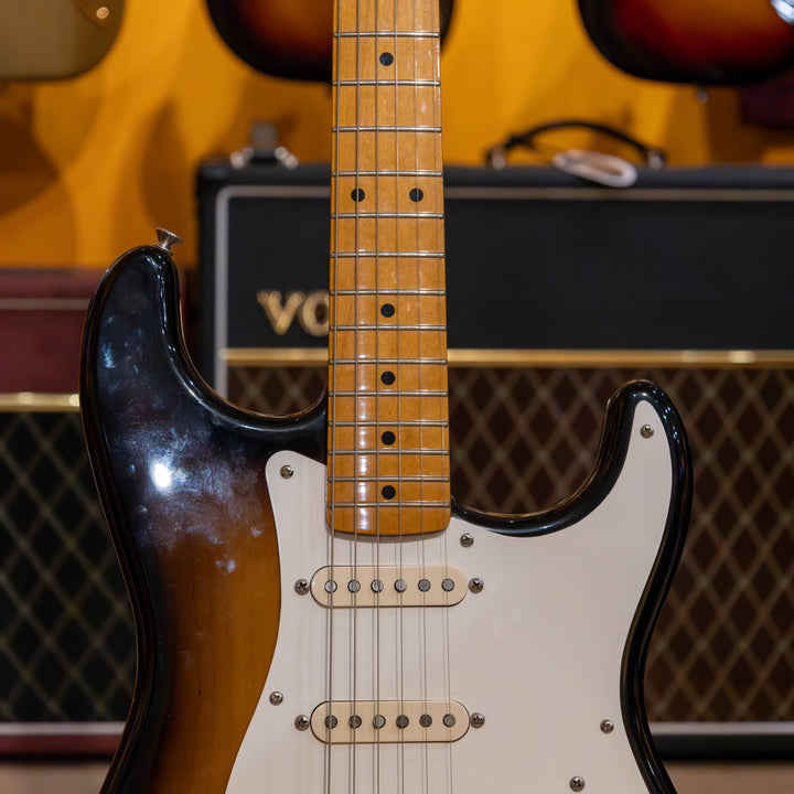 Fender - Classic  Series 50's RI Stratocaster  (Maple - 2TSB ) w/ SKB Molded HD Case - 2011 - USED  Electric Guitar