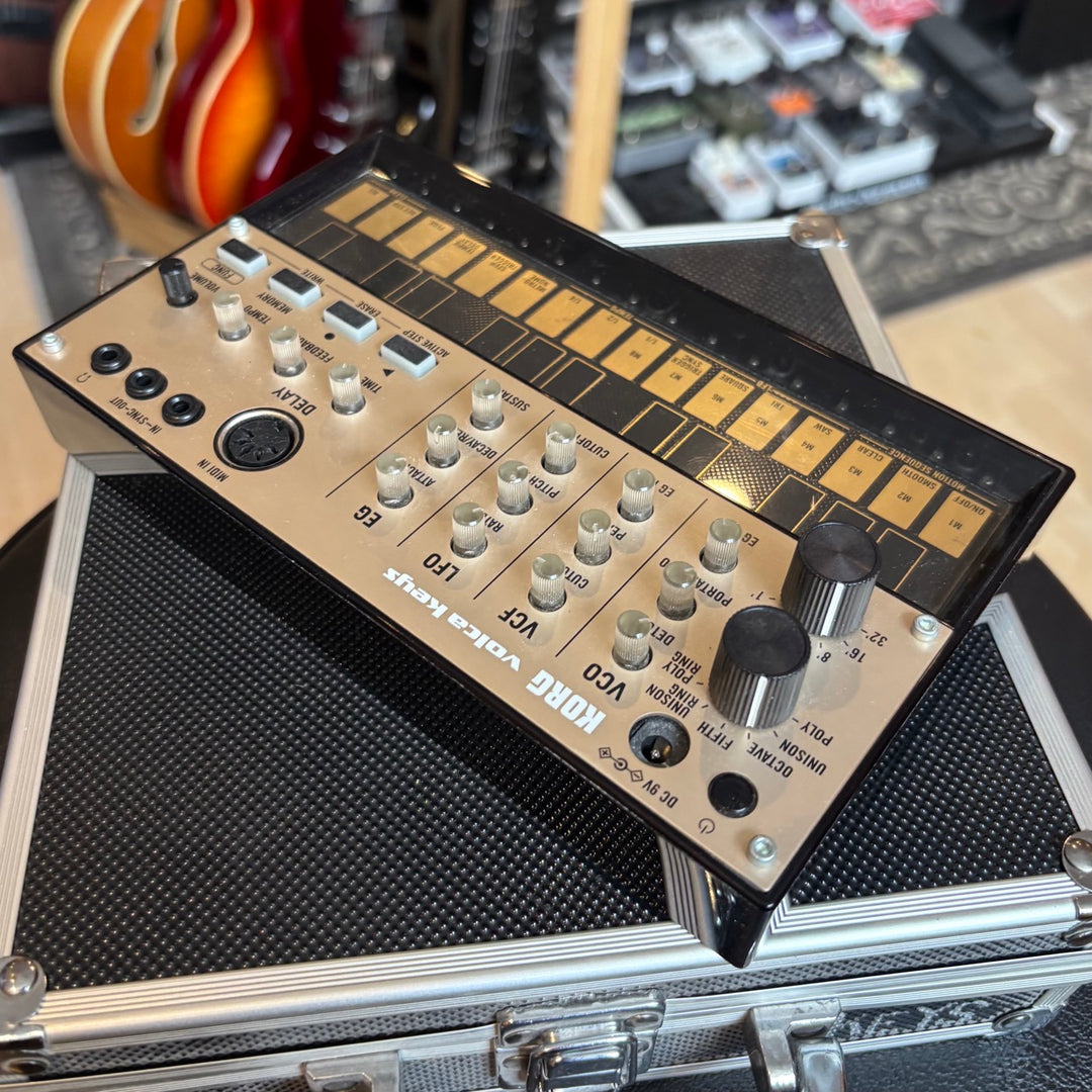 Korg - Volca Keys Analog Synth & Loop Sequencer w/ PWR Supply & Carry Case - USED