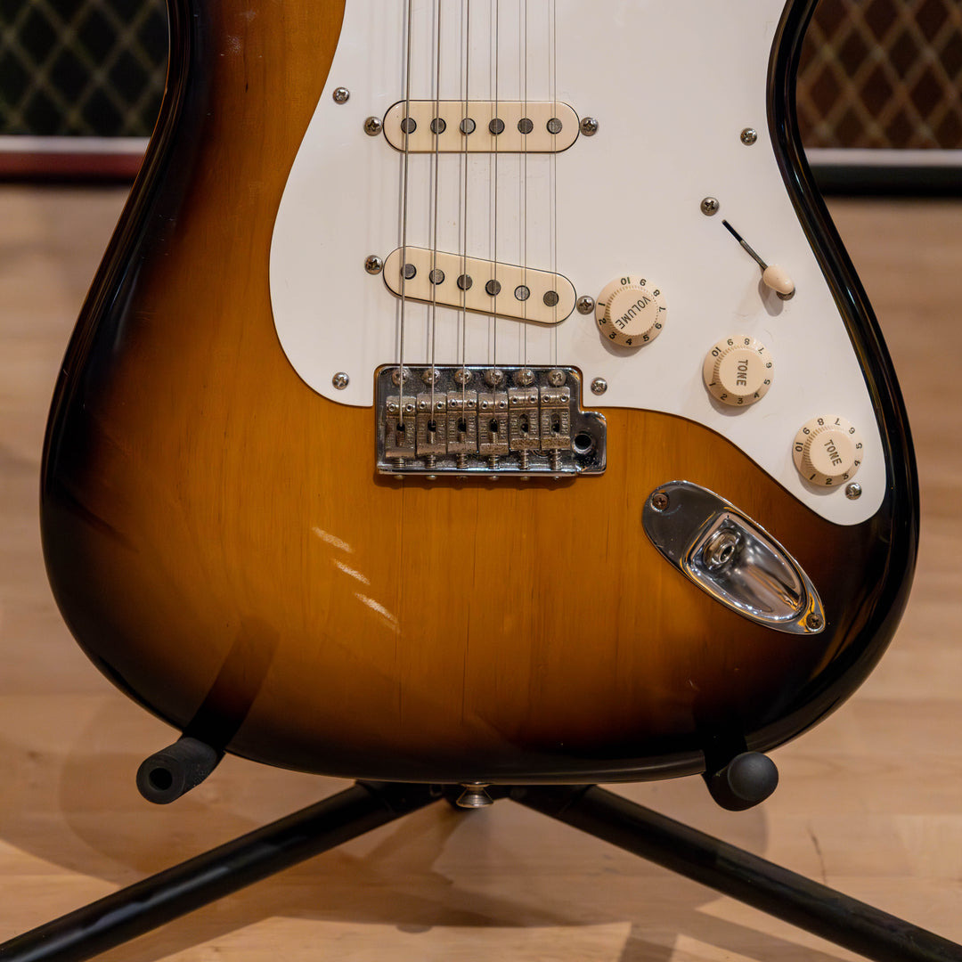 Fender - Classic  Series 50's RI Stratocaster  (Maple - 2TSB ) w/ SKB Molded HD Case - 2011 - USED  Electric Guitar