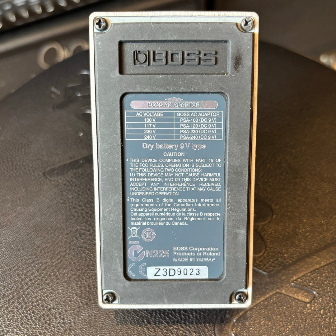Boss - DA2 Adaptive Distortion Pedal w/ Box (2013) - USED