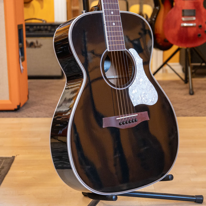Seagull - Artist Limited ED " Tuxedo Black " Acoustic- Electric  "No Case" - MINT - USED