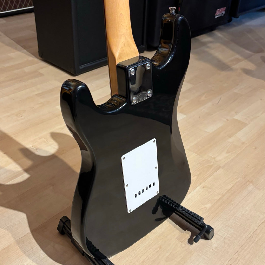 Squier - Affinity Series Stratocaster w/Gig Bag (Modified-Black-2010) - USED