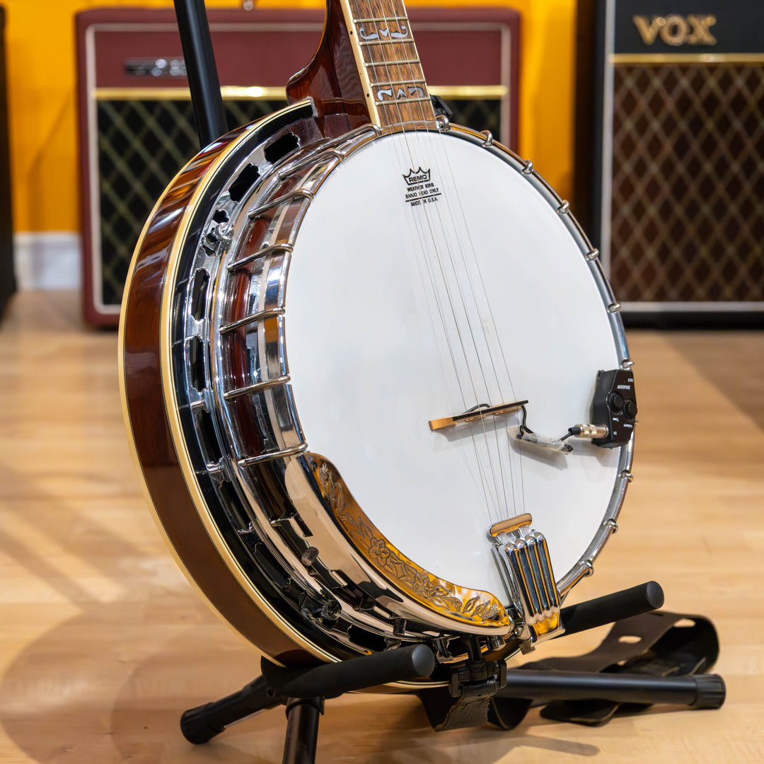Washburn - B16 Americana - 5 String Banjo Package (w/ Pickup, HD Case, Strap, Tuner, Capo & Picks) - USED