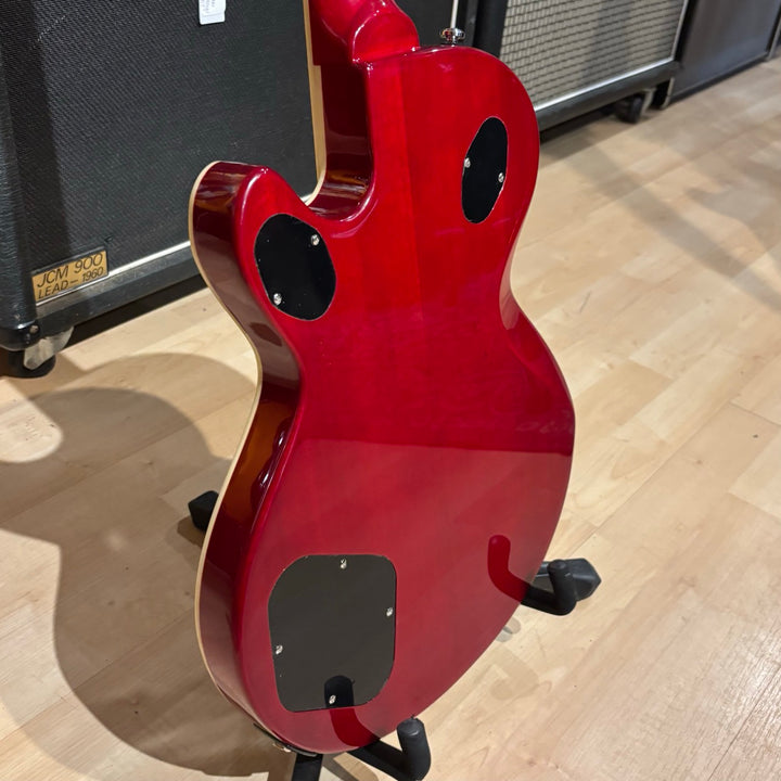 Hagstrom SWEB-WCT Swede Bass with Hagstrom Hard Shell Case (Wild Cherry Transparent)