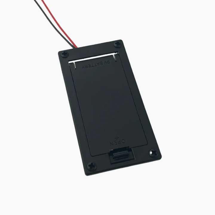 Allparts EP-0926-023 - Small Footprint 9V Battery Box with Battery Lead Clip