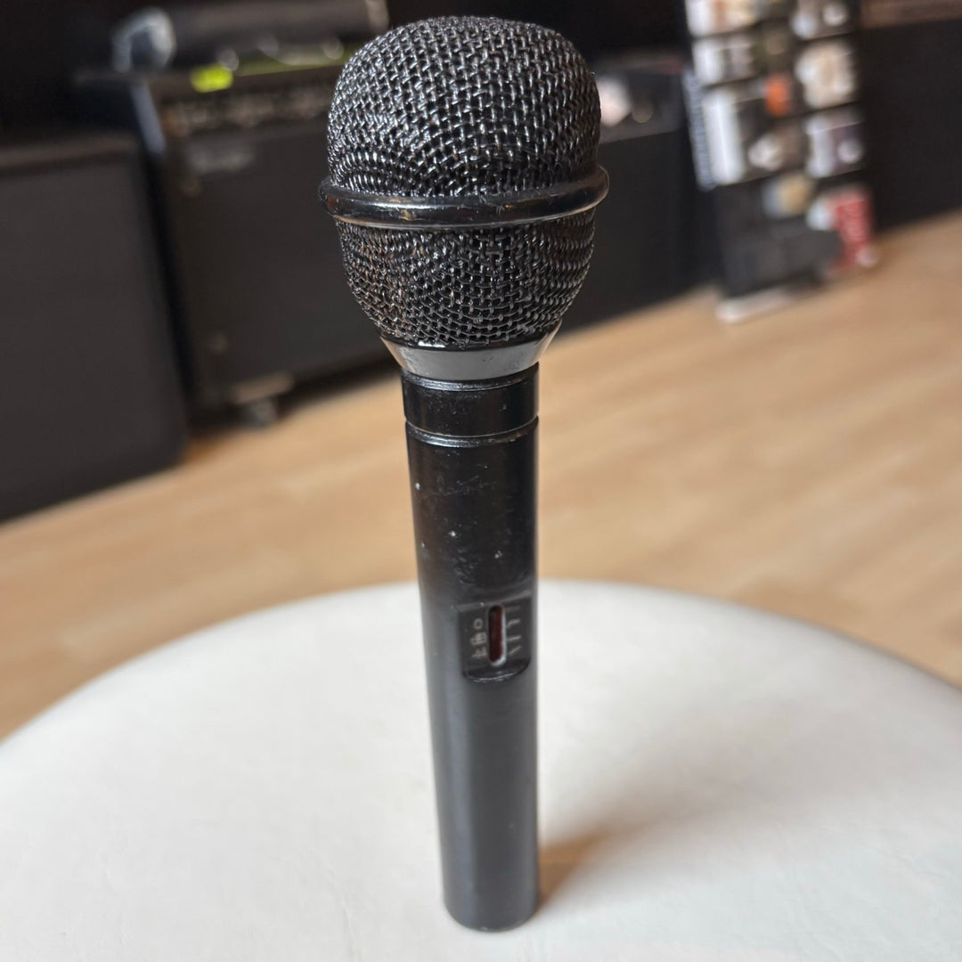 AKG- C535EB Handheld Carioid Condenser Microphone (Black) - USED