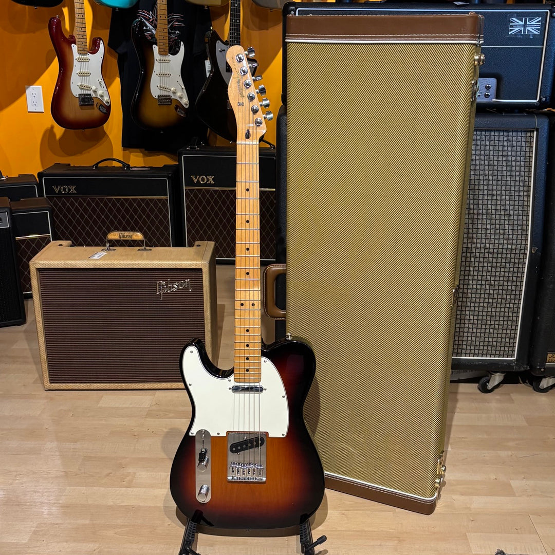 Fender -  LEFTY Player Telecaster (Maple- 3TSB) w/ Fender Tweed HD Case (2018)- USED