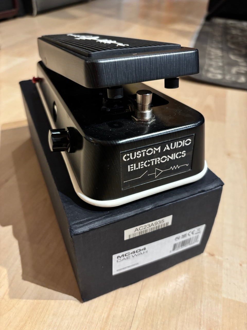 Dunlop - MC404 Custom Audio Electronics Wah  w/ Box, Tool & User Guide - MINT - USED