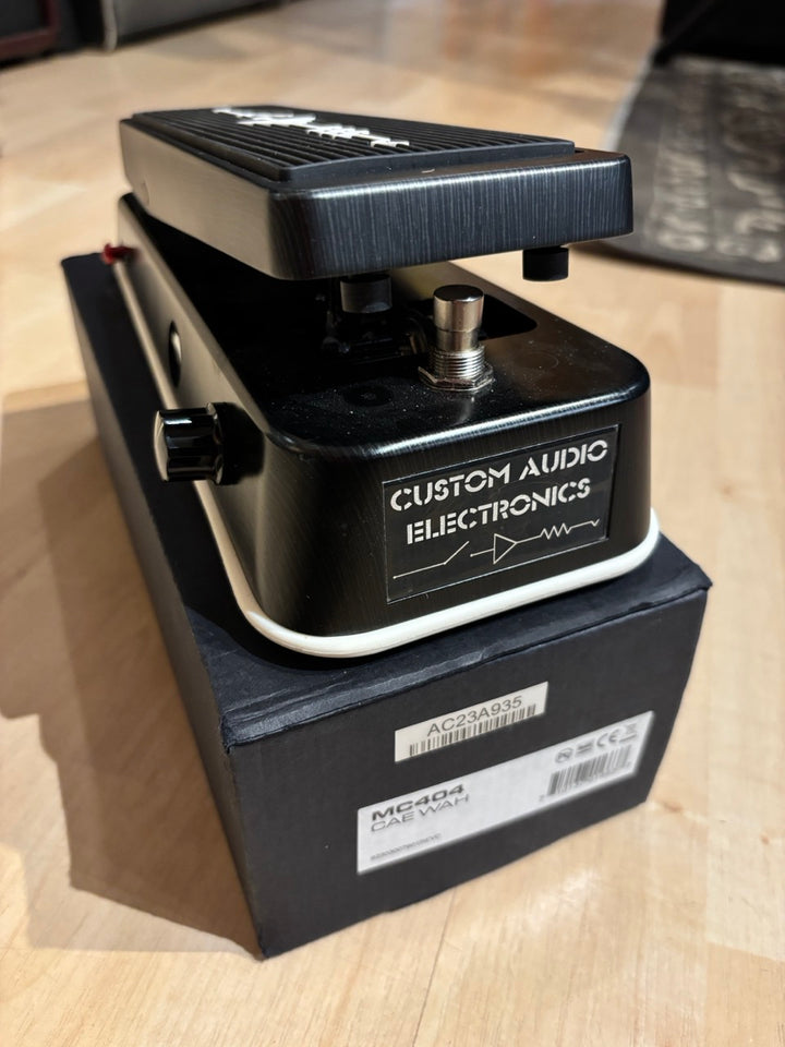 Dunlop - MC404 Custom Audio Electronics Wah  w/ Box, Tool & User Guide - MINT - USED