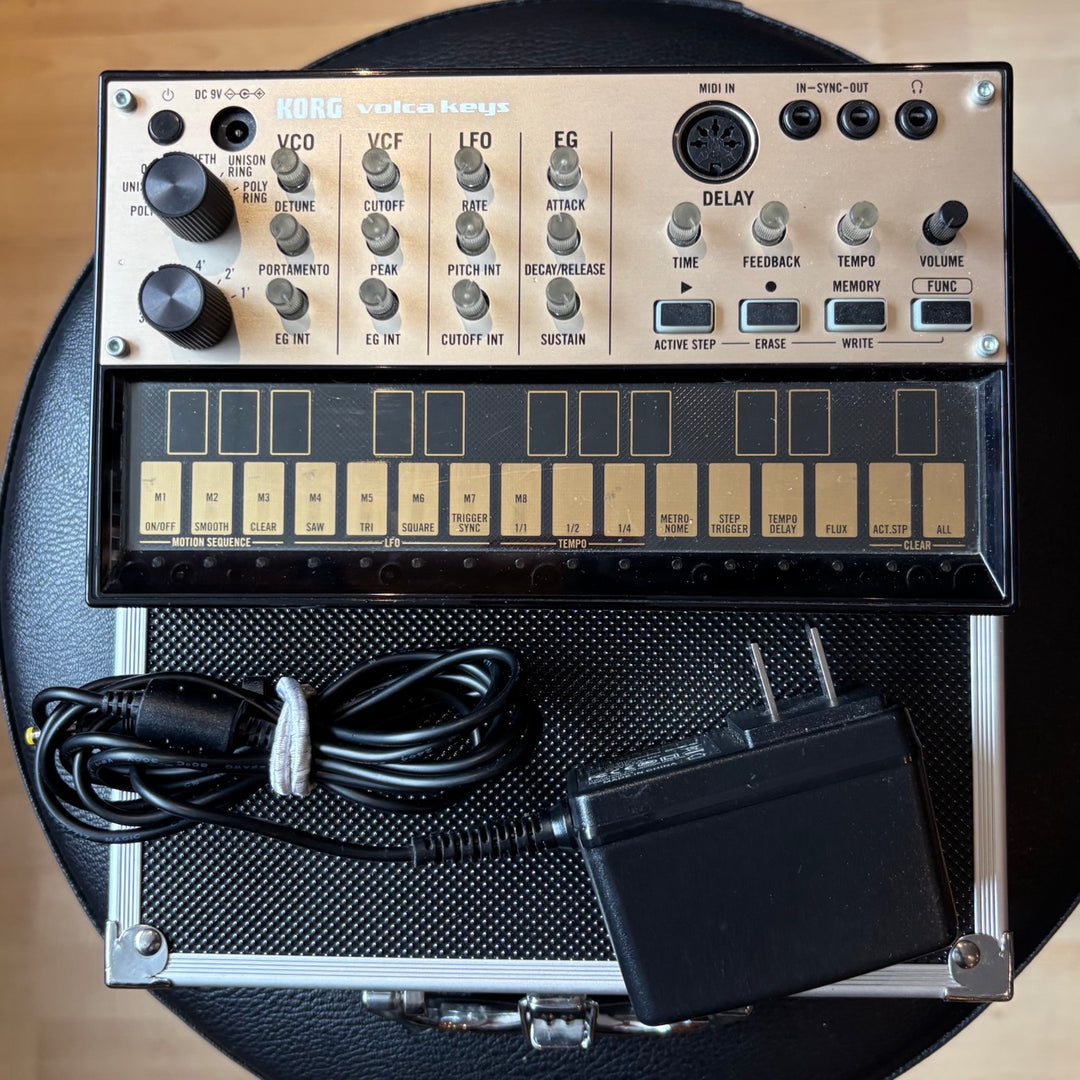 Korg - Volca Keys Analog Synth & Loop Sequencer w/ PWR Supply & Carry Case - USED