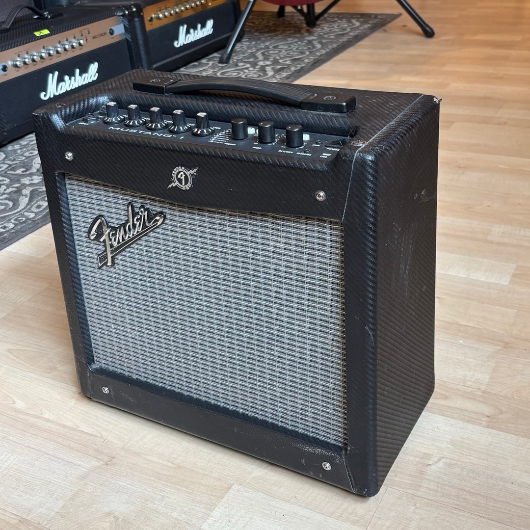 Fender - MustangI (V1) 20 watt 1x8" Modeling GTR Amplifier (Black & Silver - 2012) - USED