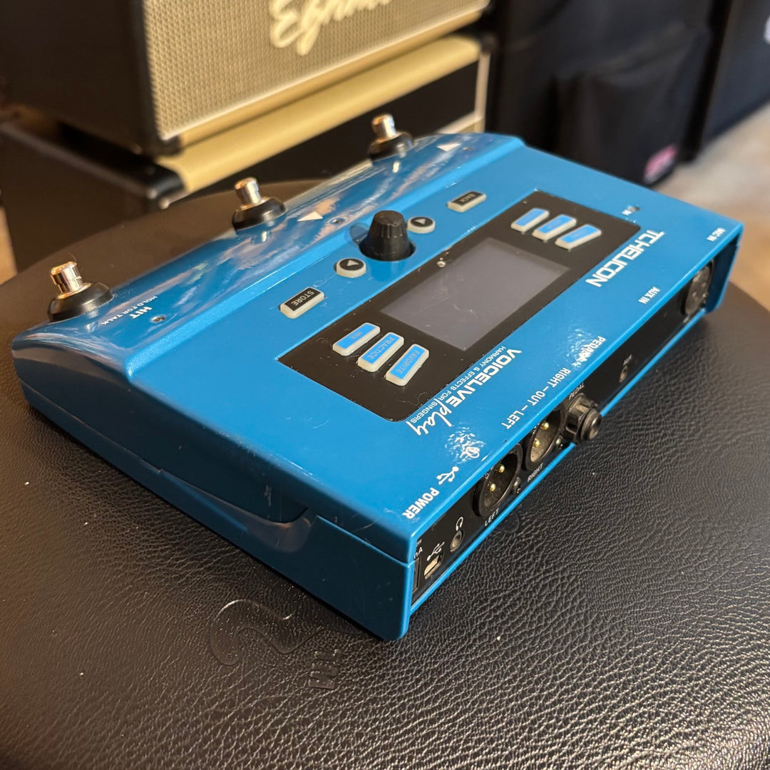 TC Helicon - Voicelive Play - Looping 3 Button Vocal FX Unit w/ PWR Supply, Box & User Guide - USED