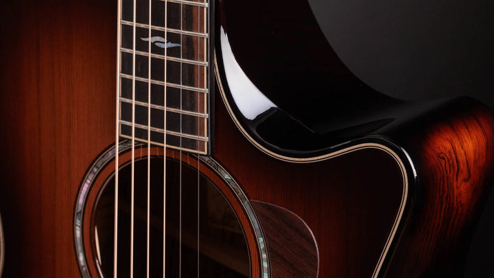 Overview

Honduran rosewood back and sides generate lush overtones
Sinker redwood top offers exceptional warmth and dynamic range
Beveled armrest and cutaway offer seamless, accommodating feel
V-Class bracing improves volume, sustain and pitch accuracy
Includes ES2 electronics and deluxe hardshell case