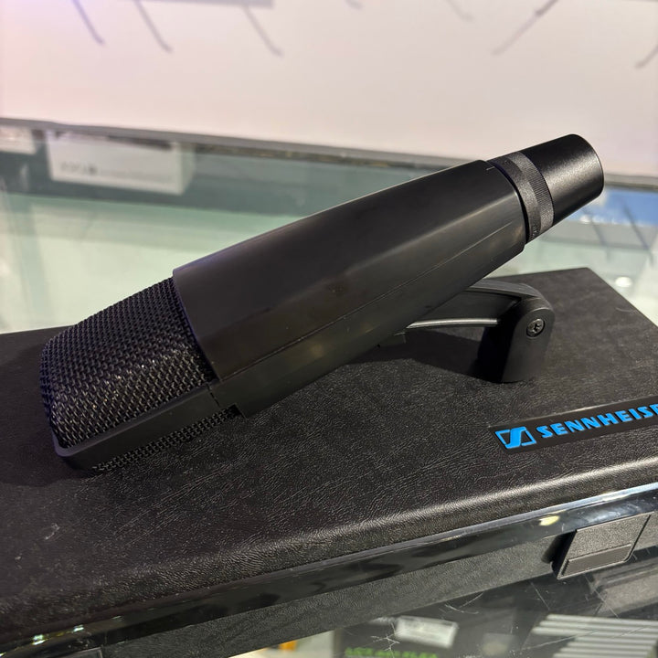 Sennheiser - MD-421 II Cardioid Studio Microphone  w/Carrying Case - USED
