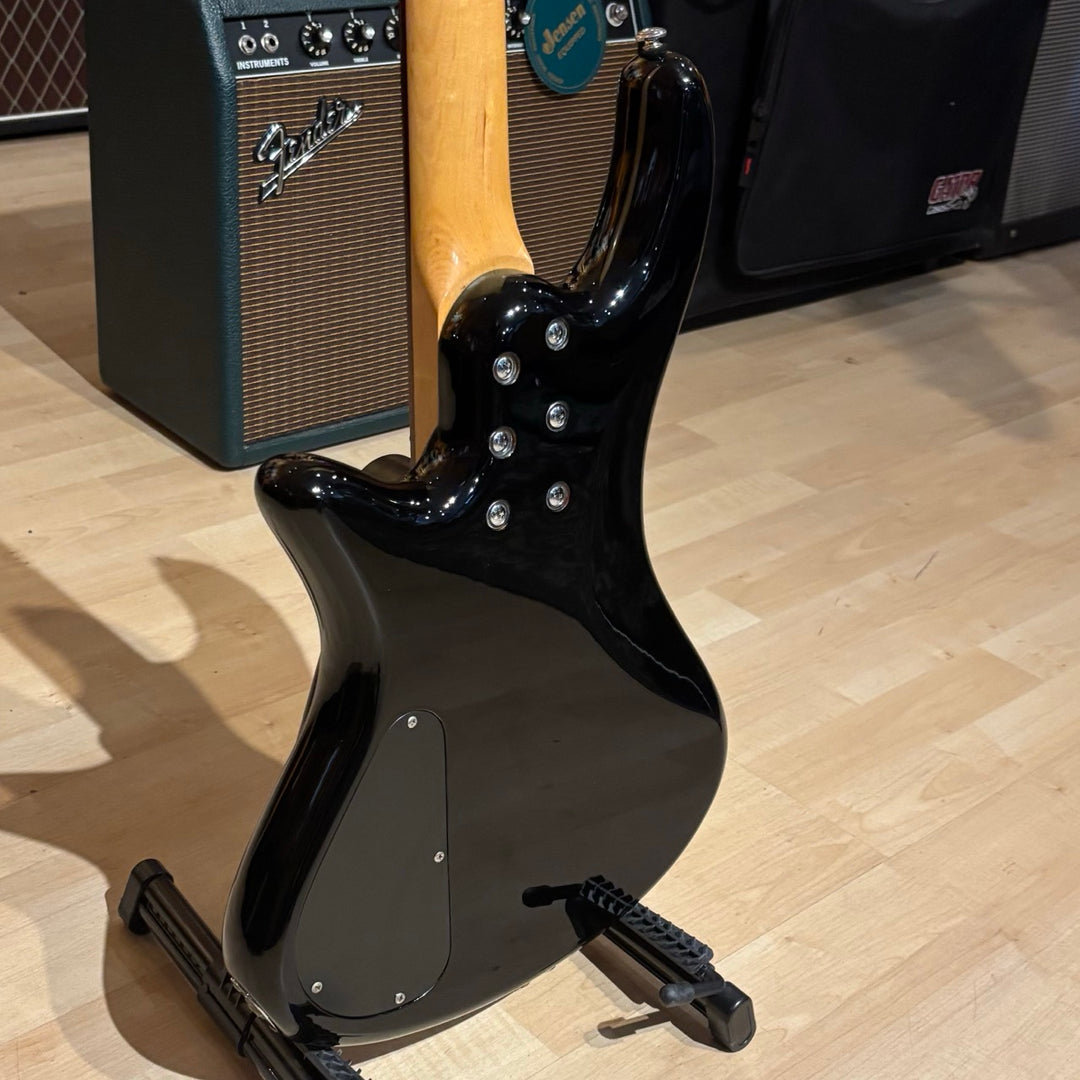Schecter - Diamond Series Deluxe 4 Active 4 string Bass w/ HD Case (2006-Black ) - USED
