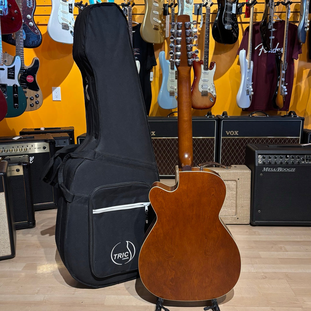 Seagull - S12-CH-CW Concert Hall Cutaway 12 String Sunburst w/ Tric HD Bag - 2004 - Used