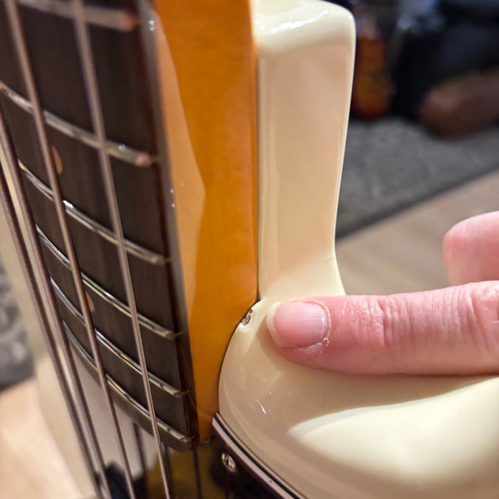 Fender American Vintage - II 1960 Precision Bass® Rosewood Fingerboard -  Olympic White  Electric Bass Guitar (Demo)