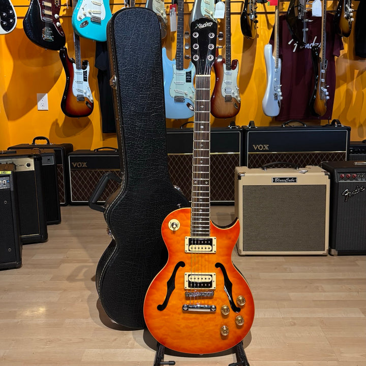 Xaviere - XV550 Hollowbody Quilted Maple Sunburst LP Copy w/ HD Case - USED