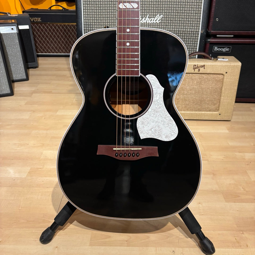 Seagull - Artist LTD Edition Tuxedo EQ - Black  w/ Godin Tric Hard Shell Bag  (2021) - USED