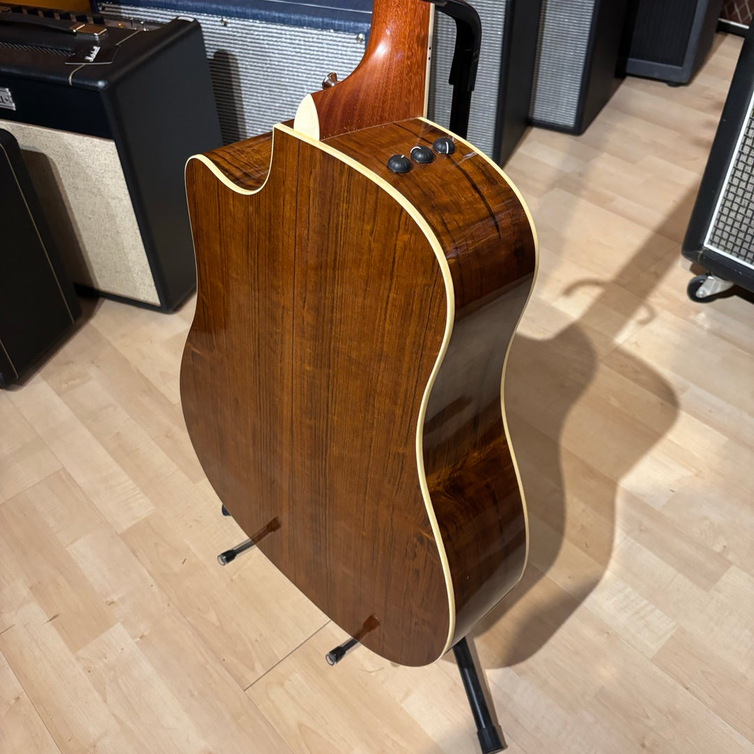 Taylor - 410-CE-L1 Natural  w/ Expression One Pickup & OHSC (2003) - USED