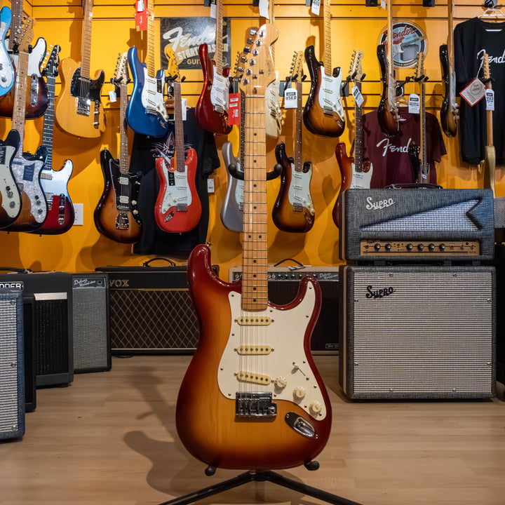 Fender -Dan Smith Era Strat  w/ Freeflyte Trem System - Lightly Modded (Sennia Burst) w/ HD Shell Case (1984) - USED Electric Guitar