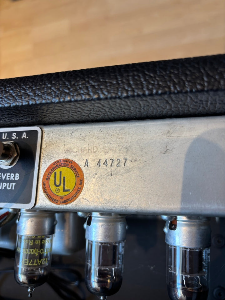 Fender - Vibrosonic Reverb Silverface Conversion  w/New Caps & Tubes, F.Switch VINTAGE (1972) - USED