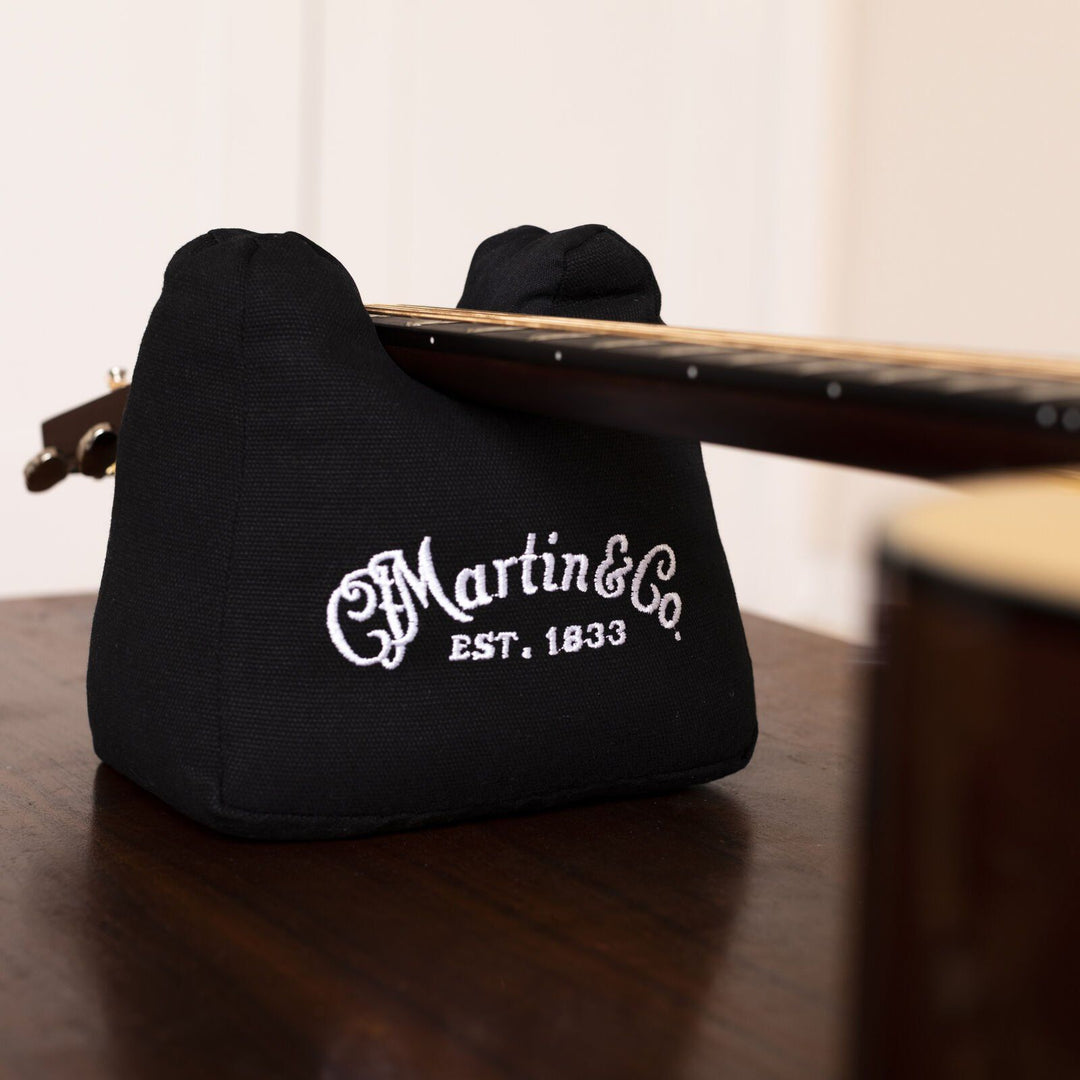 Martin 18A0076 Black with White Logo – Accessory Neck Holder