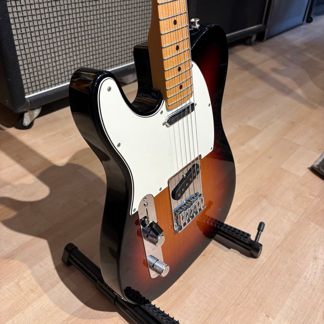 Fender -  LEFTY Player Telecaster (Maple- 3TSB) w/ Fender Tweed HD Case (2018)- USED