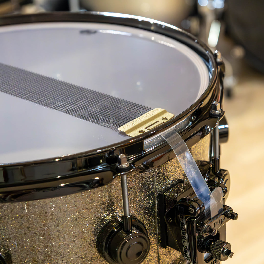 DW DRM10614SSN095 Collectors Maple/Mahogany Nickel Sparkle Glass Snare