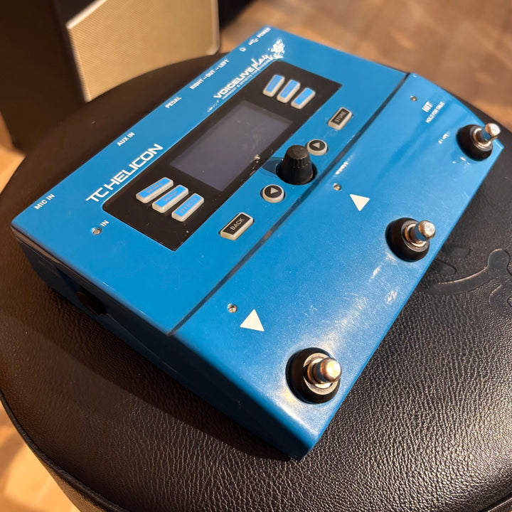 TC Helicon - Voicelive Play - Looping 3 Button Vocal FX Unit w/ PWR Supply, Box & User Guide - USED