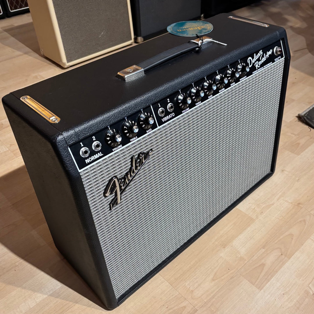 Fender '65 Deluxe Reverb Guitar Combo Amplifier - Black & Silver (Demo)