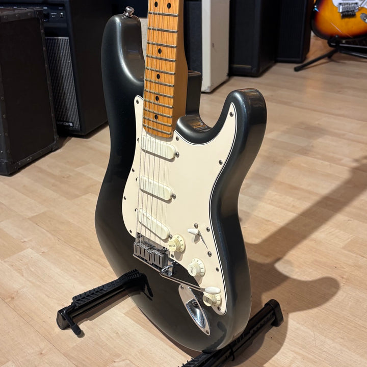 Fender - Strat Plus w/ Tweed Fender HD Case ( Black Pearl Burst-Maple-1991) - USED