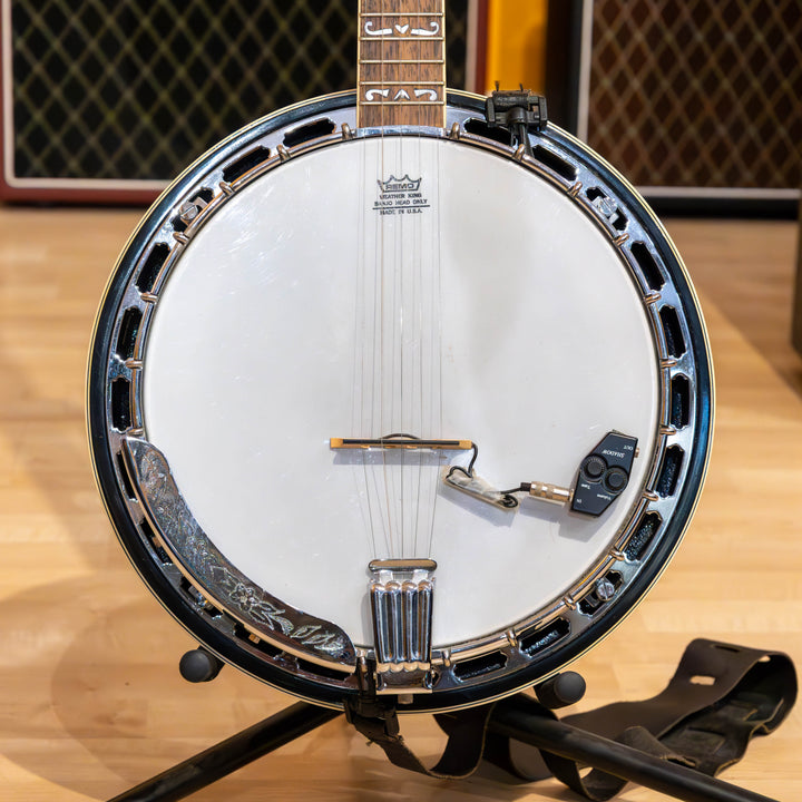 Washburn - B16 Americana - 5 String Banjo Package (w/ Pickup, HD Case, Strap, Tuner, Capo & Picks) - USED