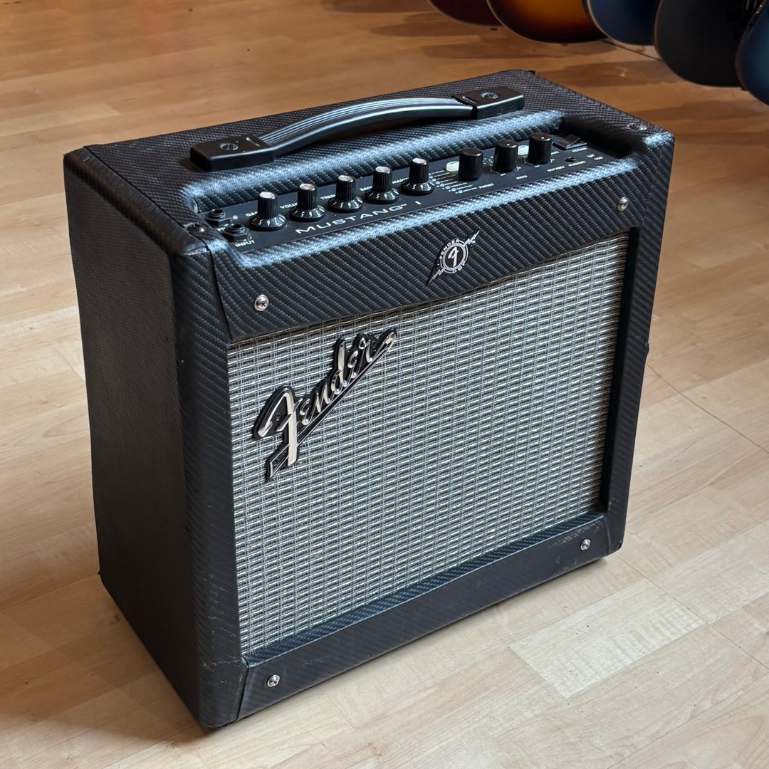 Fender - MustangI (V1) 20 watt 1x8" Modeling GTR Amplifier (Black & Silver - 2012) - USED