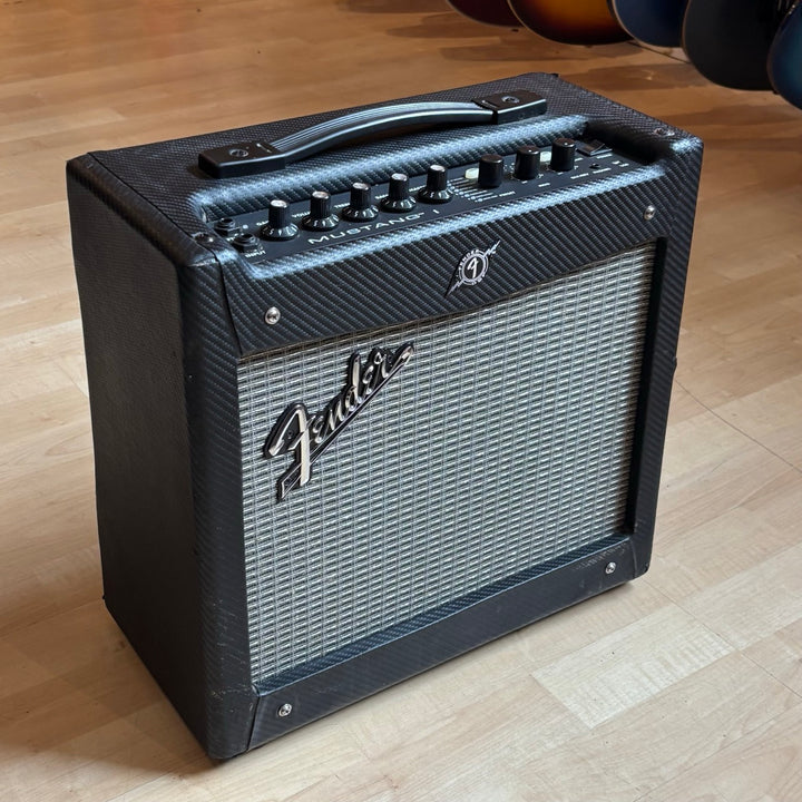 Fender - MustangI (V1) 20 watt 1x8" Modeling GTR Amplifier (Black & Silver - 2012) - USED