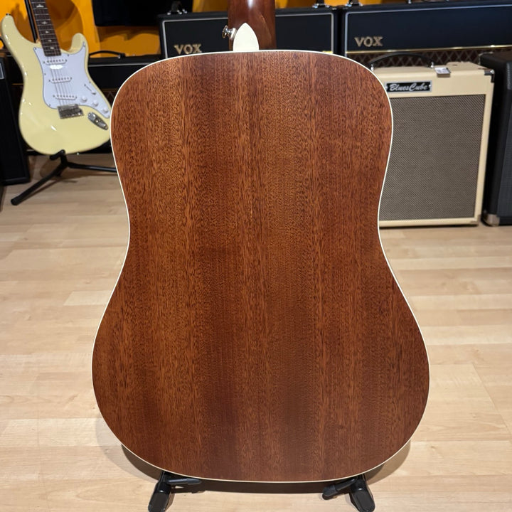 Art & Lutherie - Americana Natural EQ Dreadnaught AC- Electric  w/ Levy's Gig bag - USED