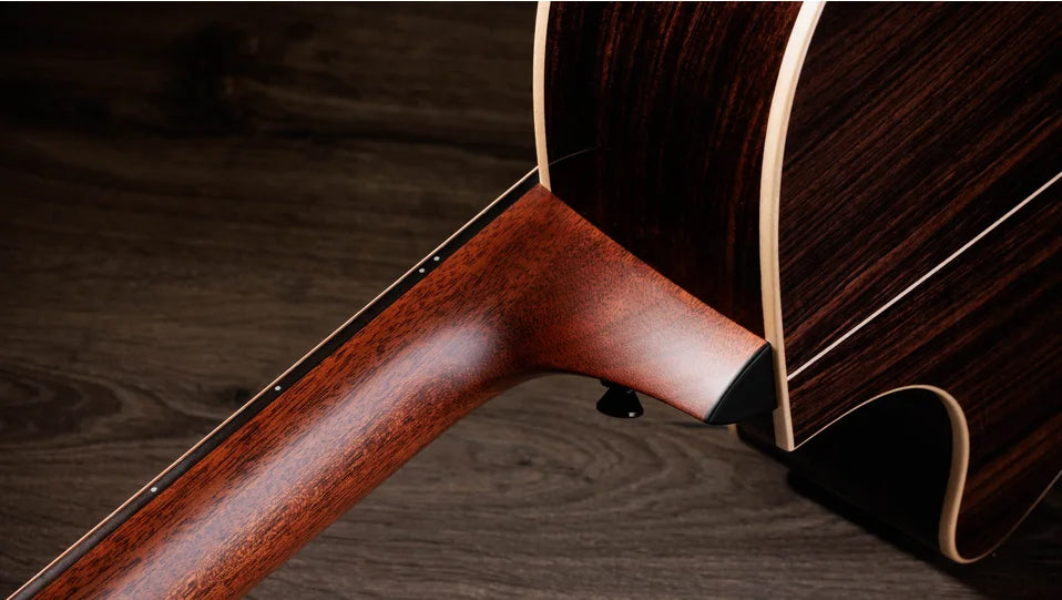 Overview

Indian rosewood body produces rich overtone character
Sitka spruce top for clarity and power
Versatile, all-purpose Grand Auditorium body shape
V-Class bracing adds more volume and sustain
Includes Claria electronics and hardshell case