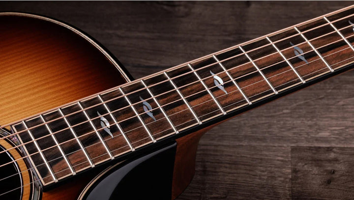 Overview

Honduran rosewood body yields warmth and complex overtones
Adirondack spruce top adds projection, clarity and power
Armrest and beveled cutaway offer seamless, relaxed feel
V-Class bracing dials up louder volume and longer sustain
Includes ES2 electronics and deluxe hardshell case