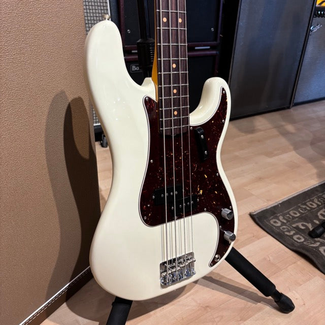 Fender American Vintage - II 1960 Precision Bass® Rosewood Fingerboard -  Olympic White  Electric Bass Guitar (Demo)