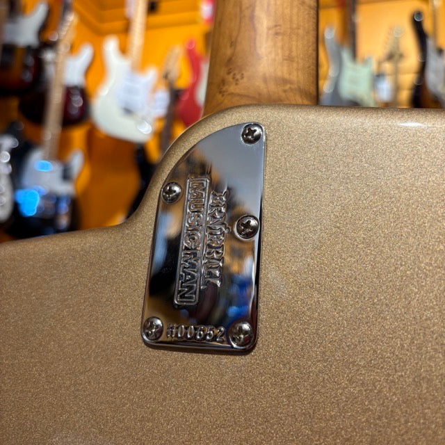 Ernie Ball - St Vincent Signature - Goldie w/OHSC (2022) - USED