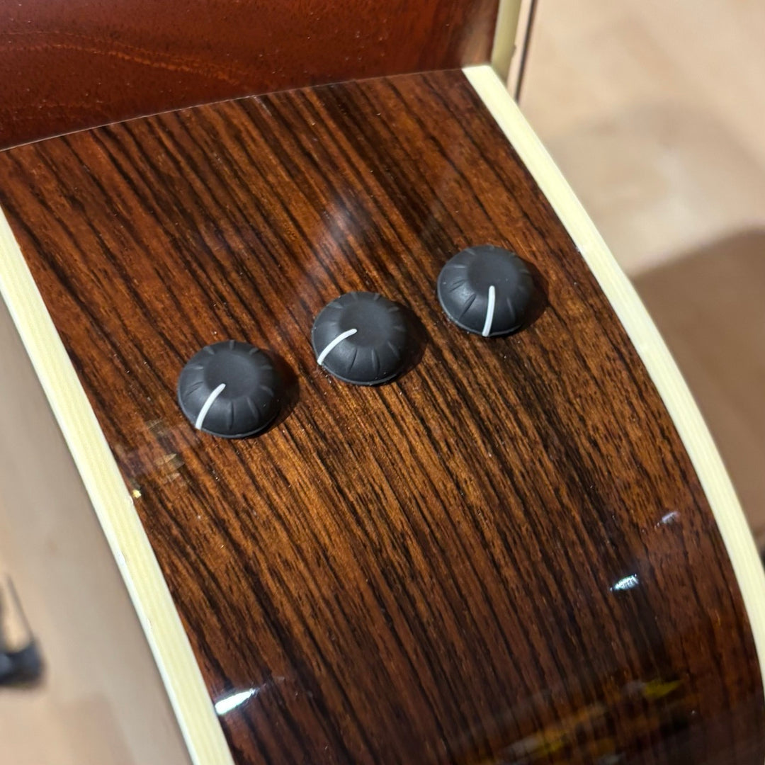 Taylor - DN8-E Acoustic Electric w/ Deluxe Taylor HD Case (Natural - MINT 2010) - USED