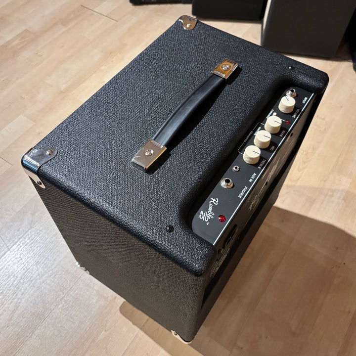 Fender - Rumble 25 (V3) Black & Silver 25 Watt Bass Combo Amp - USED