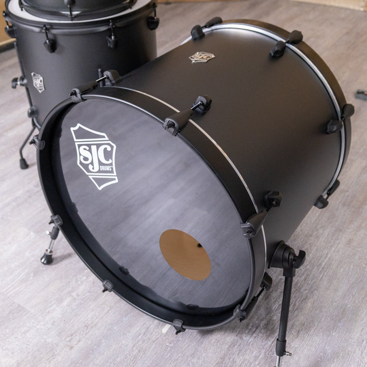 SJC Drums PFK322FBGGW Pathfinder 3pc Kit (8x12,14x16,18x22) - Galaxy Grey, Black HW