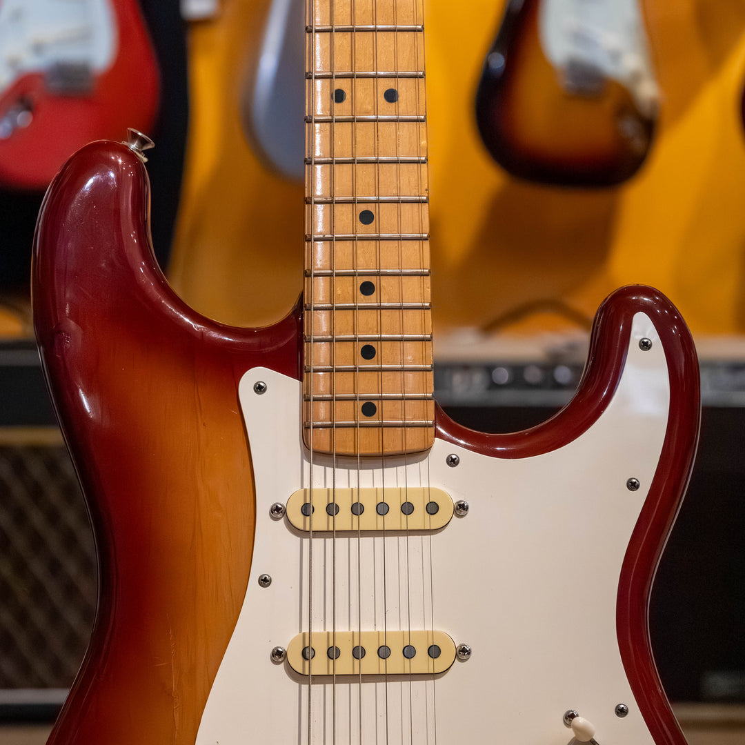 Fender -Dan Smith Era Strat  w/ Freeflyte Trem System - Lightly Modded (Sennia Burst) w/ HD Shell Case (1984) - USED Electric Guitar
