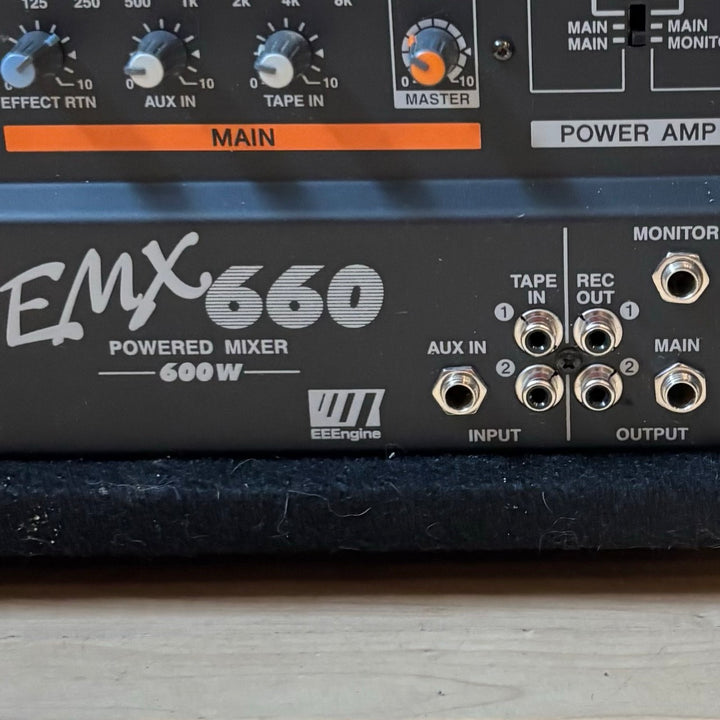 Yamaha - EMX660 Powered 600 Watt - 6 Channel Mixer w/ On Board FX - USED